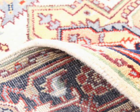 Heriz Multicolor Hand Knotted 40 X 60 Area Rug 904-136483 Image 4
