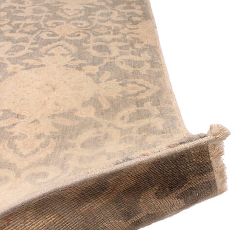 Ziegler Beige Hand Knotted 76 X 105 Area Rug 254-136514 Image 7