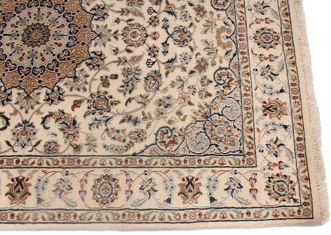 Nain White Hand Knotted 43 X 61 Area Rug 254-136538 Image 4
