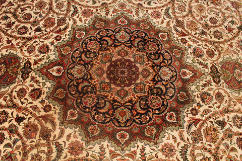 Tabriz Beige Hand Knotted 100 X 1310 Area Rug 254-137000 Image 3