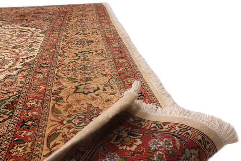 Tabriz Beige Hand Knotted 100 X 1310 Area Rug 254-137000 Image 5