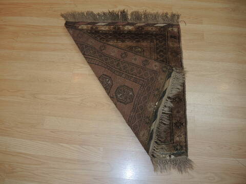 Baluch Red Hand Knotted 24 X 26 Area Rug 100-137388 Image 3