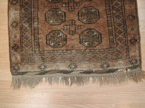 Baluch Red Hand Knotted 24 X 26 Area Rug 100-137388 Image 4