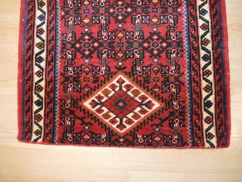 Hamedan Red Runner Hand Knotted 26 X 90 Area Rug 100-137392 Image 3