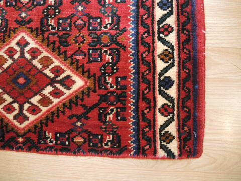 Hamedan Red Runner Hand Knotted 26 X 90 Area Rug 100-137392 Image 4
