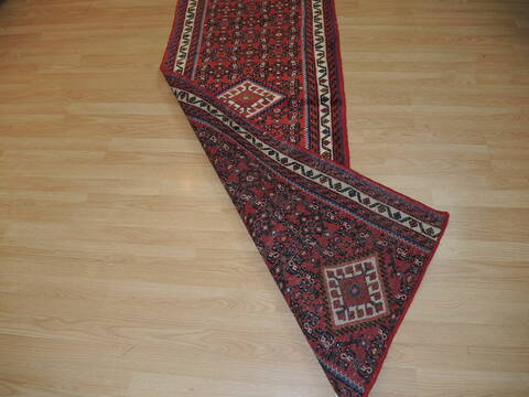 Hamedan Red Runner Hand Knotted 26 X 90 Area Rug 100-137392 Image 5