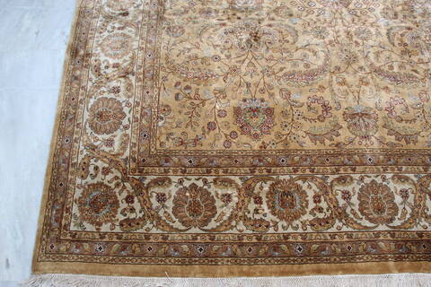 Jaipur Yellow Hand Knotted 710 X 101 Area Rug 905-137534 Image 2
