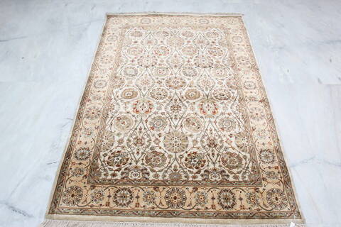 Jaipur White Hand Knotted 40 X 61 Area Rug 905-137539 Image 1