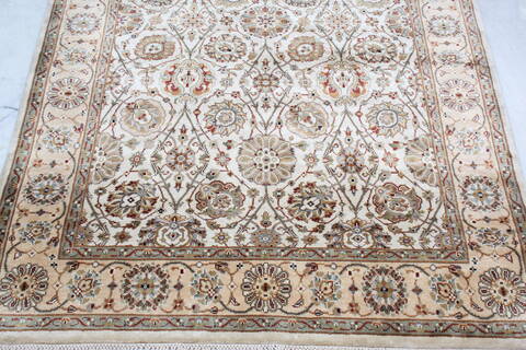 Jaipur White Hand Knotted 40 X 61 Area Rug 905-137539 Image 2