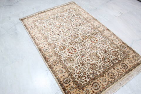 Jaipur White Hand Knotted 40 X 61 Area Rug 905-137539 Image 3