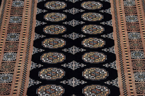 Bokhara Black Hand Knotted 40 X 61 Area Rug 700-137595 Image 3