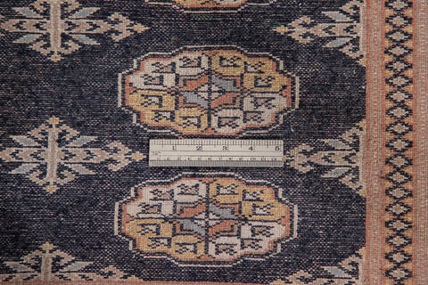 Bokhara Black Hand Knotted 40 X 61 Area Rug 700-137595 Image 5