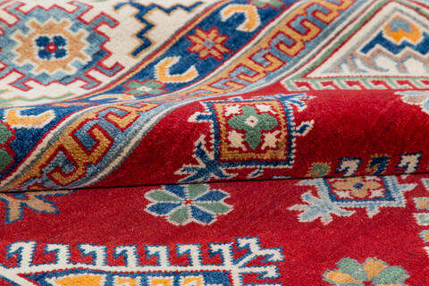 Kazak Red Hand Knotted 68 X 97 Area Rug 700-137621 Image 6