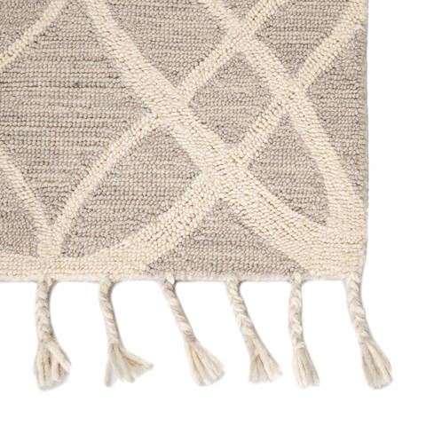 Jaipur Living Vera By Nikki Chu White 20 X 30 Area Rug RUG144804 803-139796 Image 3