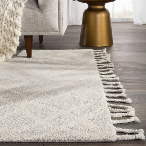 Jaipur Living Vera By Nikki Chu White 20 X 30 Area Rug RUG144804 803-139796 Image 6