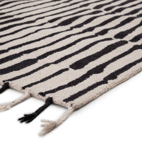 Jaipur Living Vera By Nikki Chu Black 90 X 120 Area Rug RUG145422 803-139811 Image 1