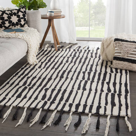 Jaipur Living Vera By Nikki Chu Black 90 X 120 Area Rug RUG145422 803-139811 Image 4