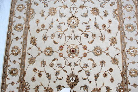 Jaipur White Hand Knotted 411 X 73 Area Rug 905-139984 Image 3