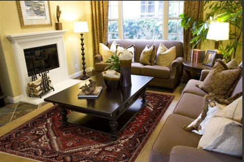 Heriz Red Hand Knotted 84 X 103 Area Rug 251-14401 Image 2