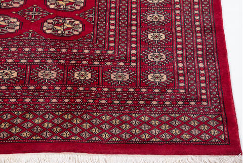 Bokhara Red Hand Knotted 82 X 111  Area Rug 700-140395 Image 4