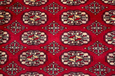 Bokhara Red Hand Knotted 82 X 111  Area Rug 700-140395 Image 6