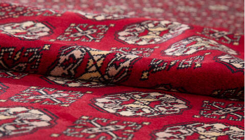 Bokhara Red Hand Knotted 82 X 111  Area Rug 700-140395 Image 7