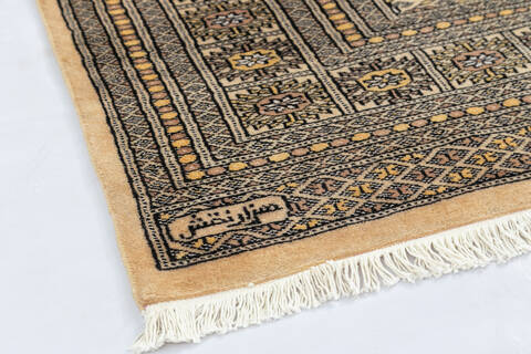 Bokhara Beige Hand Knotted 82 X 102 Area Rug 700-140397 Image 6