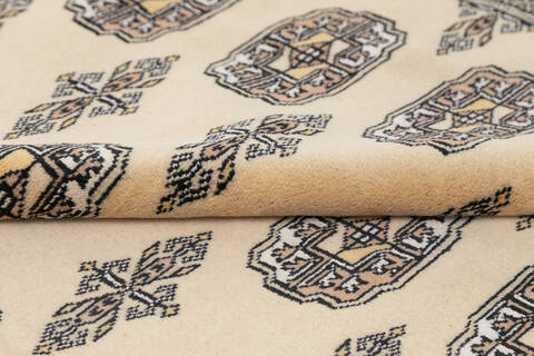 Bokhara Beige Hand Knotted 82 X 102 Area Rug 700-140397 Image 7