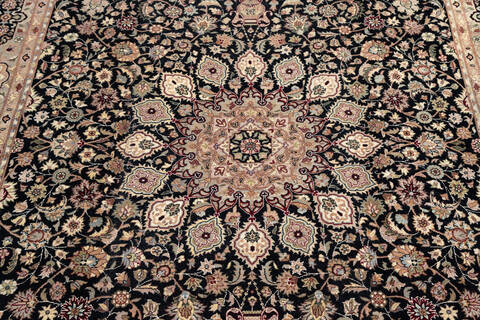 Pak-Persian Black Hand Knotted 61 X 93 Area Rug 700-143406 Image 3