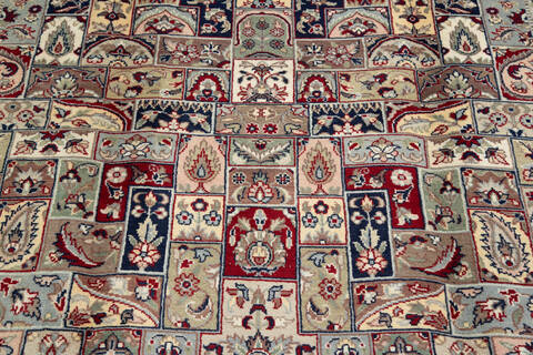 Pak-Persian Red Hand Knotted 60 X 92 Area Rug 700-143407 Image 3