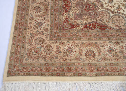 Pak-Persian Beige Hand Knotted 82 X 106 Area Rug 700-143411 Image 4