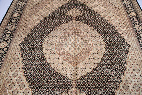 Pak-Persian Black Hand Knotted 80 X 104 Area Rug 700-143413 Image 3
