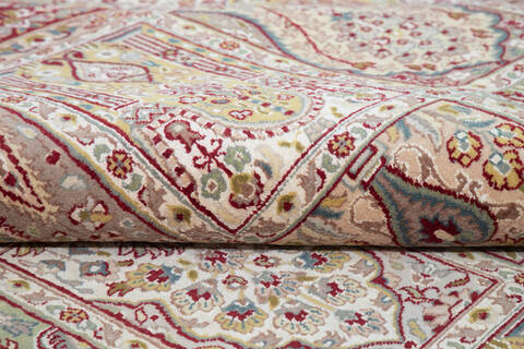 Pak-Persian Red Hand Knotted 80 X 103 Area Rug 700-143414 Image 5