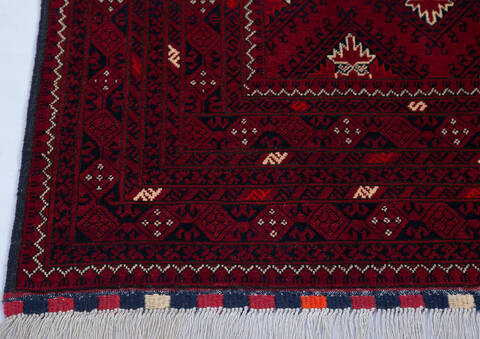 Khan Mohammadi Red Hand Knotted 66 X 95 Area Rug 700-143463 Image 4