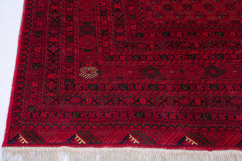 Khan Mohammadi Red Hand Knotted 64 X 93 Area Rug 700-143464 Image 4