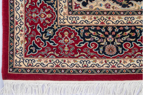 Pak-Persian Red Hand Knotted 48 X 73 Area Rug 700-143480 Image 3