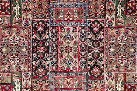 Pak-Persian Red Hand Knotted 47 X 75 Area Rug 700-143483 Image 5
