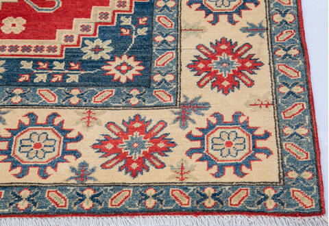 Kazak Red Hand Knotted 67 X 98 Area Rug 700-143517 Image 3