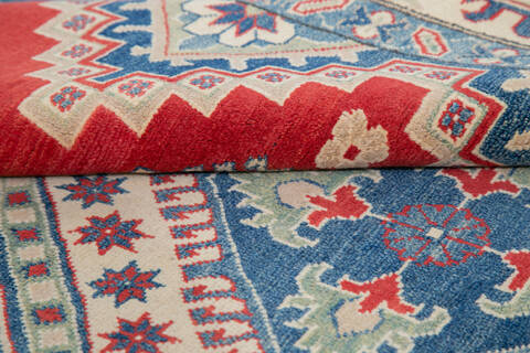 Kazak Red Hand Knotted 67 X 98 Area Rug 700-143517 Image 5