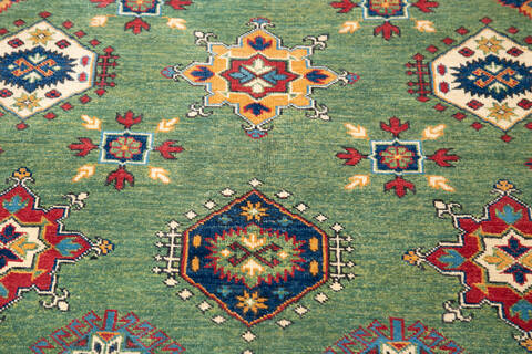 Kazak Green Hand Knotted 56 X 79 Area Rug 700-143532 Image 4