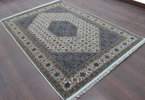 Bidjar Beige Hand Knotted 56 X 80 Area Rug 902-144927 Image 1
