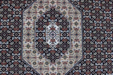 Bidjar Black Hand Knotted 511 X 80 Area Rug 902-144931 Image 2