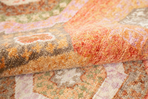 Chobi Red Hand Knotted 68 X 106 Area Rug 700-144989 Image 6