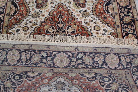 Mahi White Hand Knotted 40 X 61 Area Rug 905-145048 Image 10