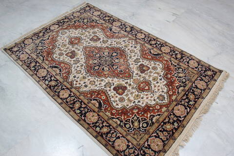 Mahi White Hand Knotted 40 X 61 Area Rug 905-145048 Image 2