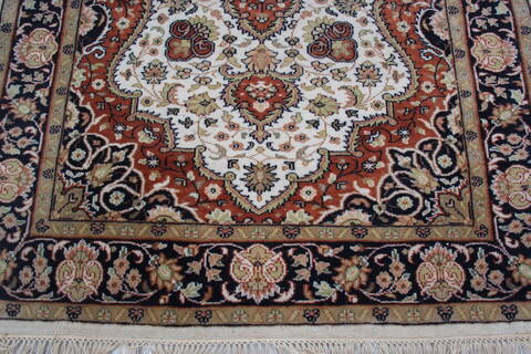 Mahi White Hand Knotted 40 X 61 Area Rug 905-145048 Image 5