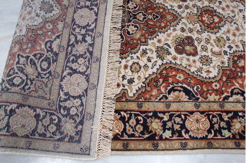 Mahi White Hand Knotted 40 X 61 Area Rug 905-145048 Image 8