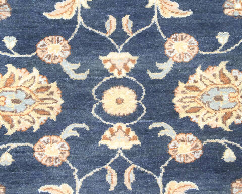 Modern-Contemporary Blue Round Hand Knotted 61 X 61 Area Rug 904-145128 Image 3