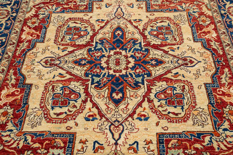 Heriz Red Hand Knotted 60 X 92 Area Rug 700-145230 Image 3