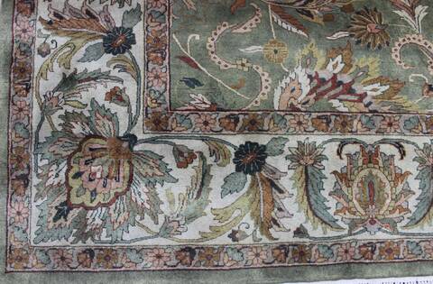 Kashan Green Hand Knotted 90 X 120 Area Rug 902-145252 Image 4